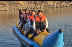 माचागोरा जल महोत्सव – तैयारियों का कलेक्टर ने लिया जायजा, बनाना राइड पर हुए सवार