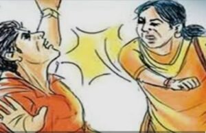 दरबार के सीपेसलार की महिला ने की सरेराह जमकर धुनाई