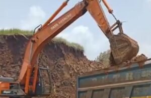 अधिकारियों के संरक्षण में चल रहा मुरम का अवैध उत्खनन