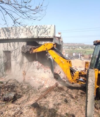 सत्ता की छत्रछाया में सरकारी पहाड़ी का सौदा !