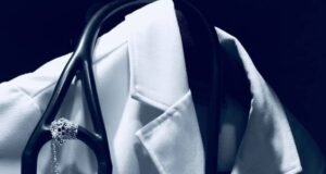 “बच्चों के नाम पर डर का कारोबार !