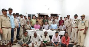 धन वर्षा की लालच में जंगल के राजा का शिकार !